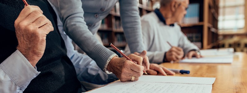 Baş Tacı Yaşlılar Üniversitede Okulu